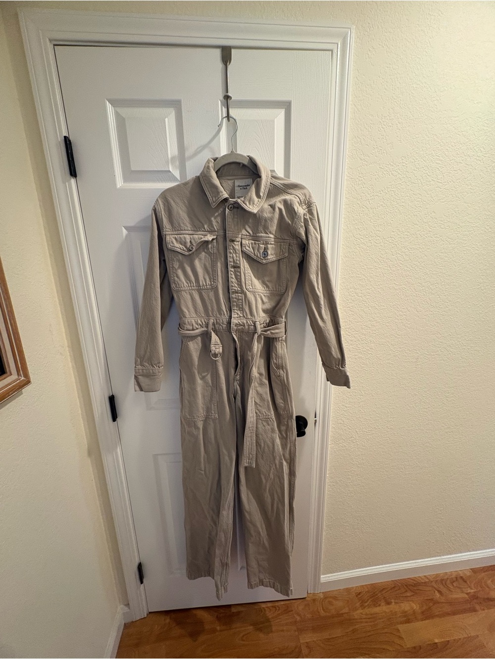 Abercrombie & Fitch Women's
Long-Sleeve Denim Jumpsuit
SKU: 656147072